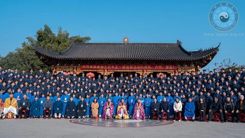 乙巳(2025)年国外和港澳台地区正一派道士授箓活动在江西龙虎山嗣汉天师府举行-道音文化