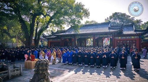乙巳(2025)年国外和港澳台地区正一派道士授箓活动在江西龙虎山嗣汉天师府举行-道音文化