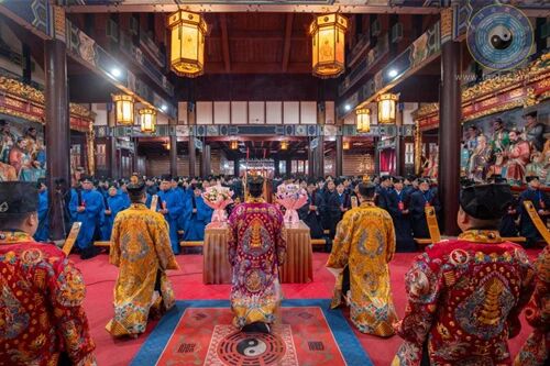 乙巳(2025)年国外和港澳台地区正一派道士授箓活动在江西龙虎山嗣汉天师府举行-道音文化