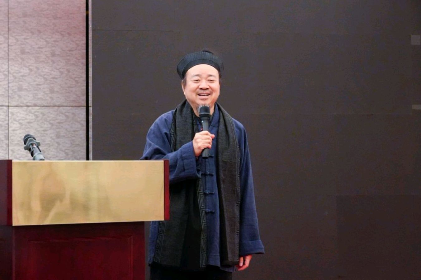 “夕春送福·智慧联心”——黄信阳道长出席洋桥门诊携手西罗园街道新春义诊启幕活动-道音文化