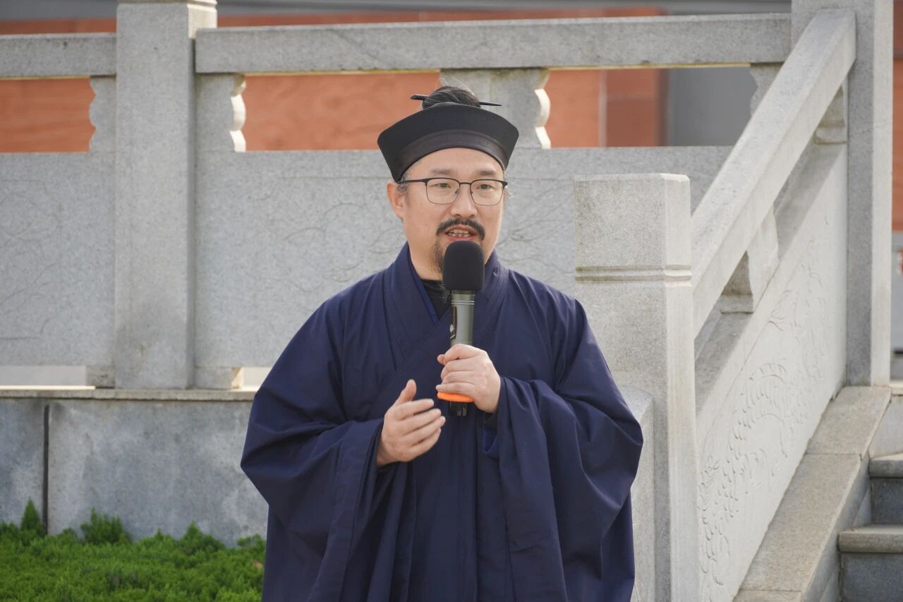 秉承先烈志 共筑华夏魂——武当山道教学院开展清明祭扫活动-道音文化