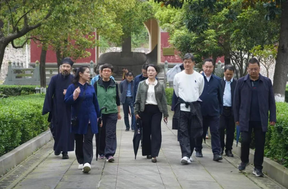 上海市松江区人大常委会副主任钱秋萍一行调研静乐宫及武当山道教学院-道音文化